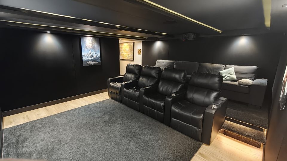 Home cinema van 26 m² in de kelder