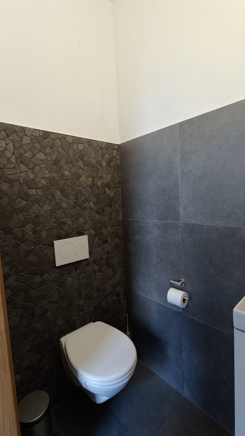 Gastentoilet in de inkomhal